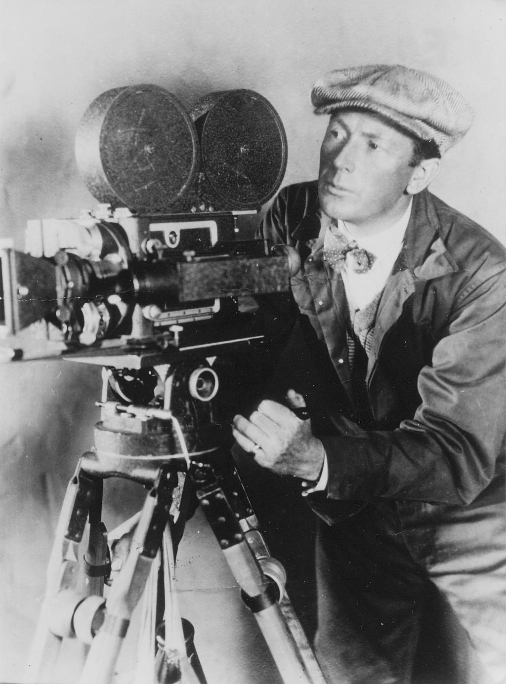 1024px-F_W_Murnau_01.jpg