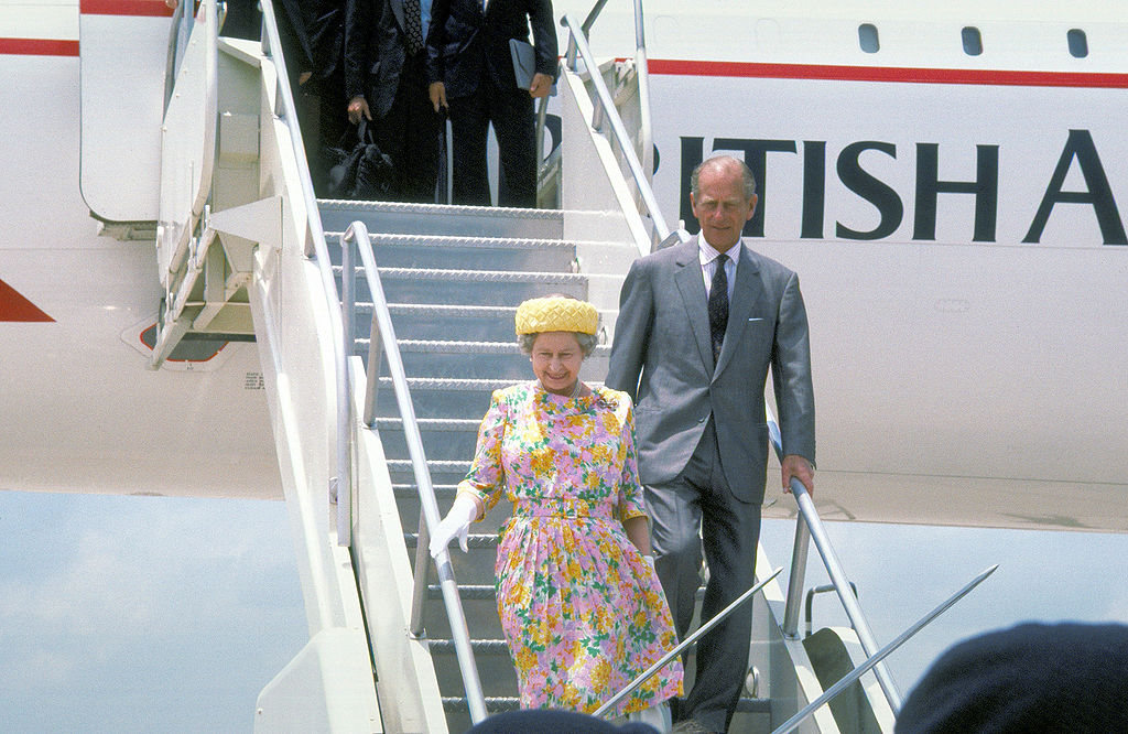 1024px-Queen_Elizabeth_II_and_Prince_Philip_disembark_from_a_British_Airways_Concorde.jpg