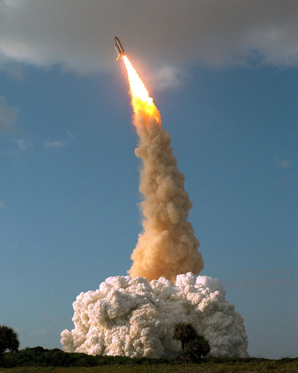 1024px-STS-31_Hubble_launch_roll_and_pitch-1.jpg