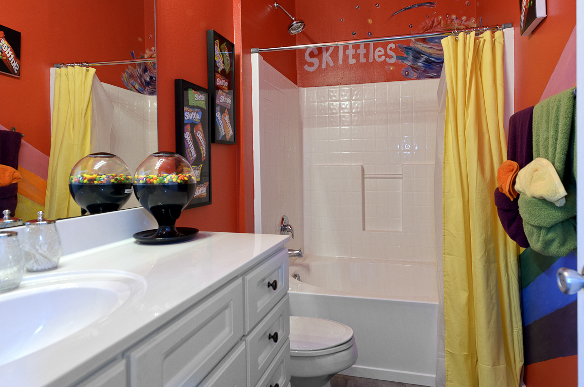 11.-skittles_bathroom_web_large.jpg