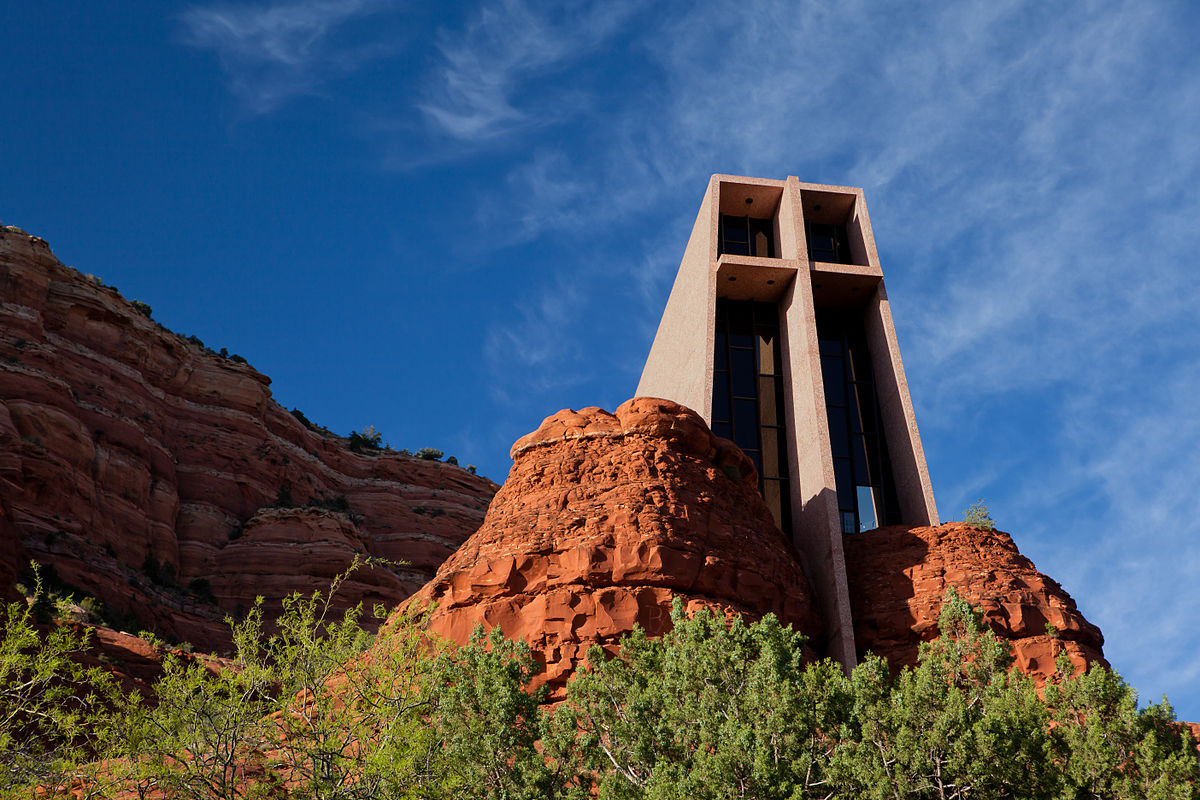 1200px-Chapel_of_the_Holy_Cross_Sedona_AZ.jpg