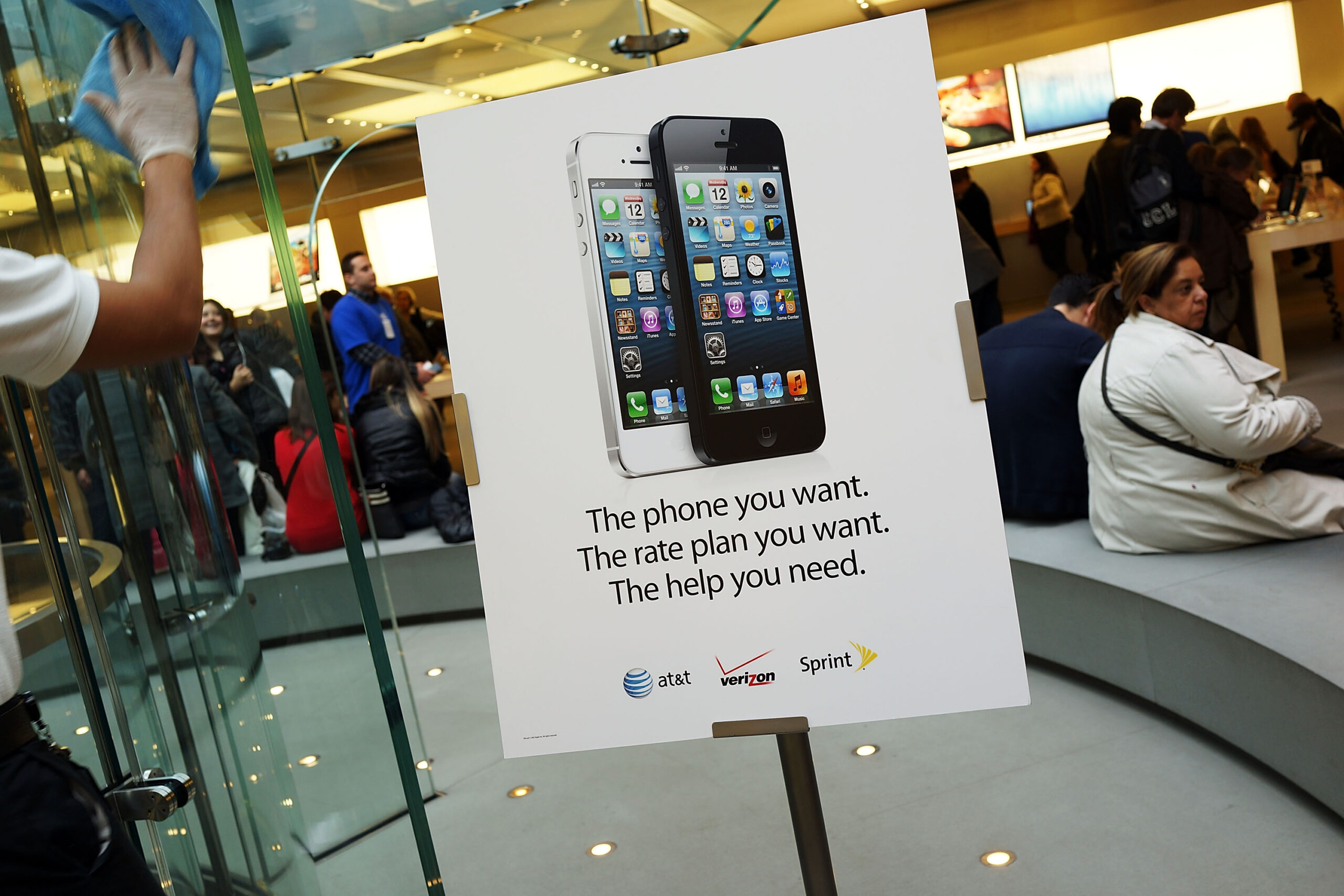 Apple Cuts Component Orders For iPhone5 As Demand Weakens