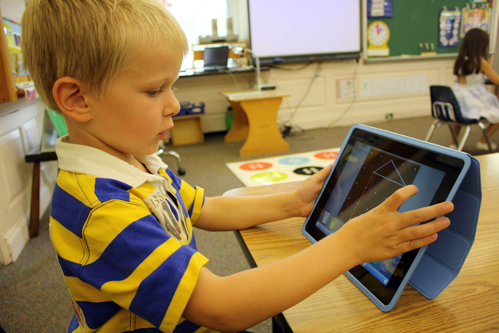 1599px-Kindergarten_iPad.jpg