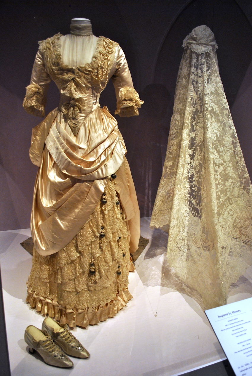 1885_Gladman__Womack_wedding_dress_and_1890-1_Brussels_lace_wedding_veil.jpg