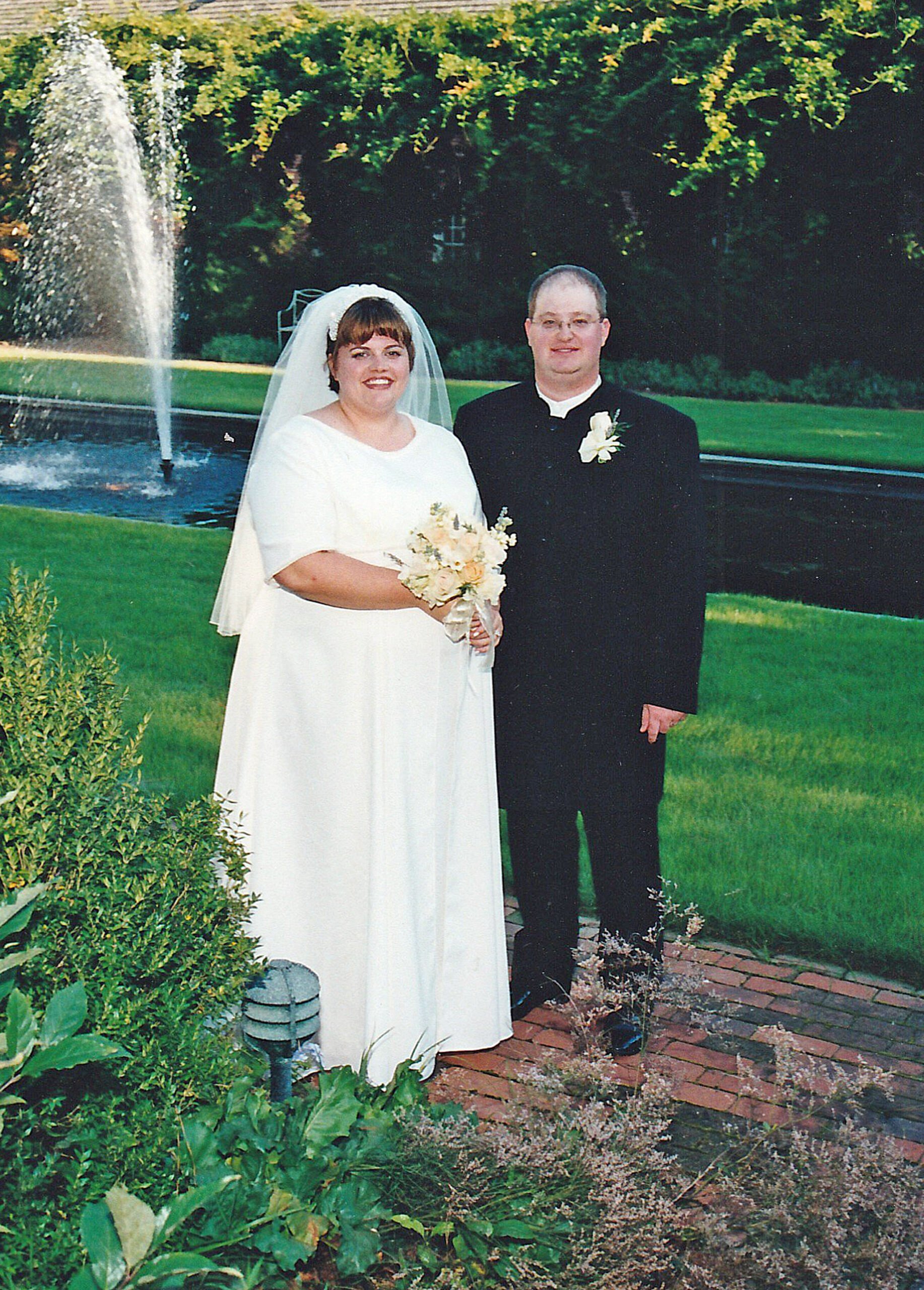 COUPLE FIT 60IN WIDE BRIDE DRESS COUPLE FIT 60IN WIDE BRIDE DRESS