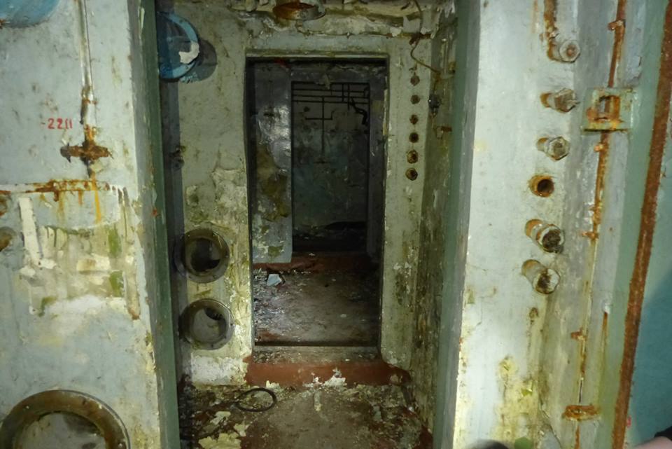 20-Rusty-Corridor.jpg