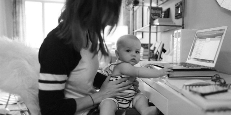 2016-07-19-1468957921-3409719-baby_work_home1.jpg