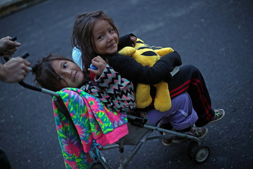 Migrants make their way to Mexico City from Cordoba