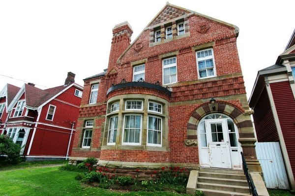 241_Prince_Street_Richardsonian_Romanesque_home_in_Charlottetown.jpg