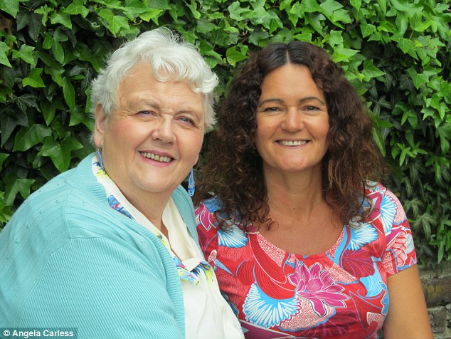 2973667300000578-3115021-Michelle_Rooney_has_been_reunited_with_Angie_Smith_her_biologica-a-13_1433779930587.jpg