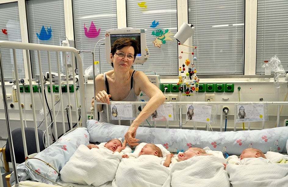 2B6FBC9900000578-3200884-Determined_Annegret_who_is_now_the_mother_of_17_children_by_five-a-8_14398225794291.jpg