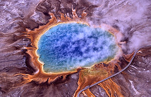 300px-Grand_prismatic_spring.jpg