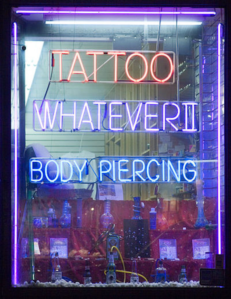 401px-NYC_-_Tattoo_parlor_shop_-_0834.jpg