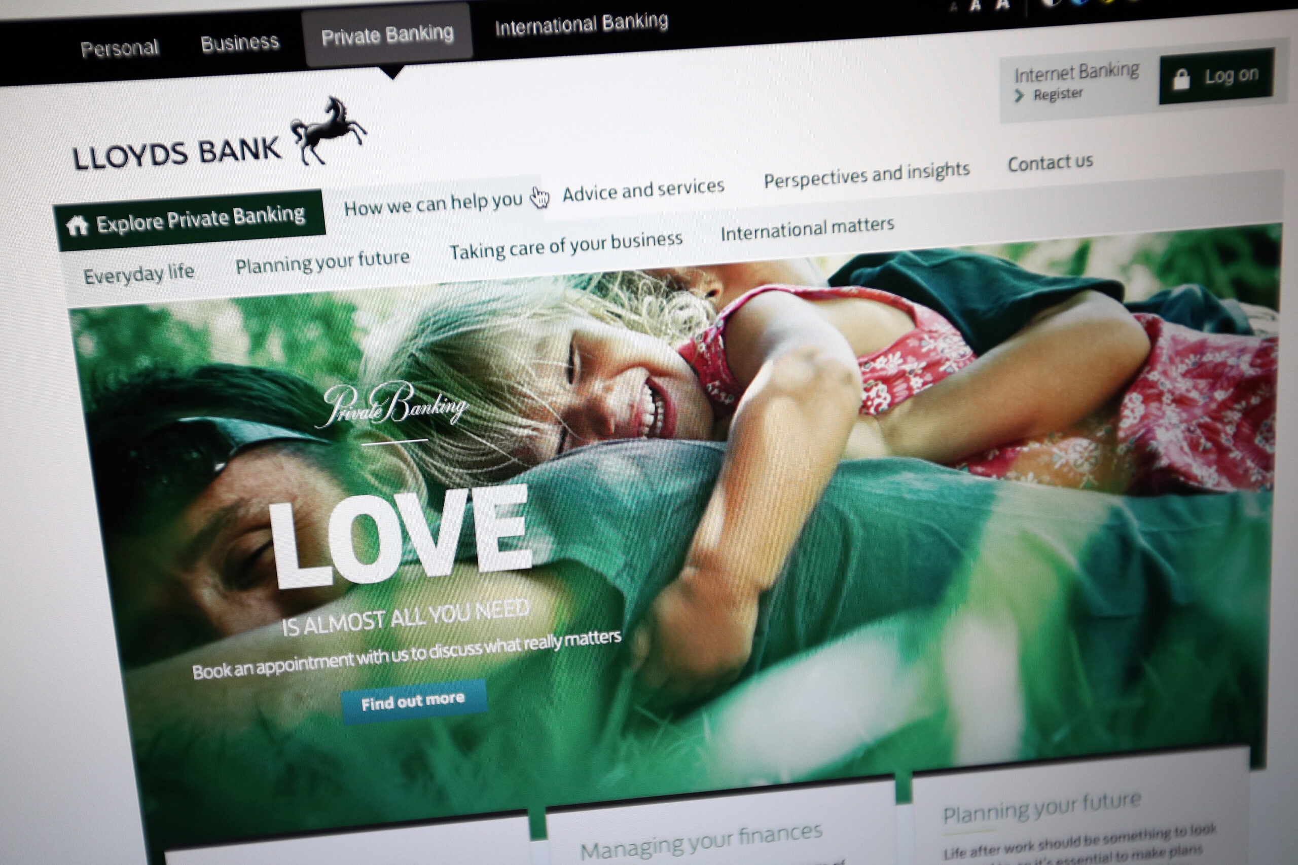 Lloyds Bank Confirms Job Losses And Branches Closures