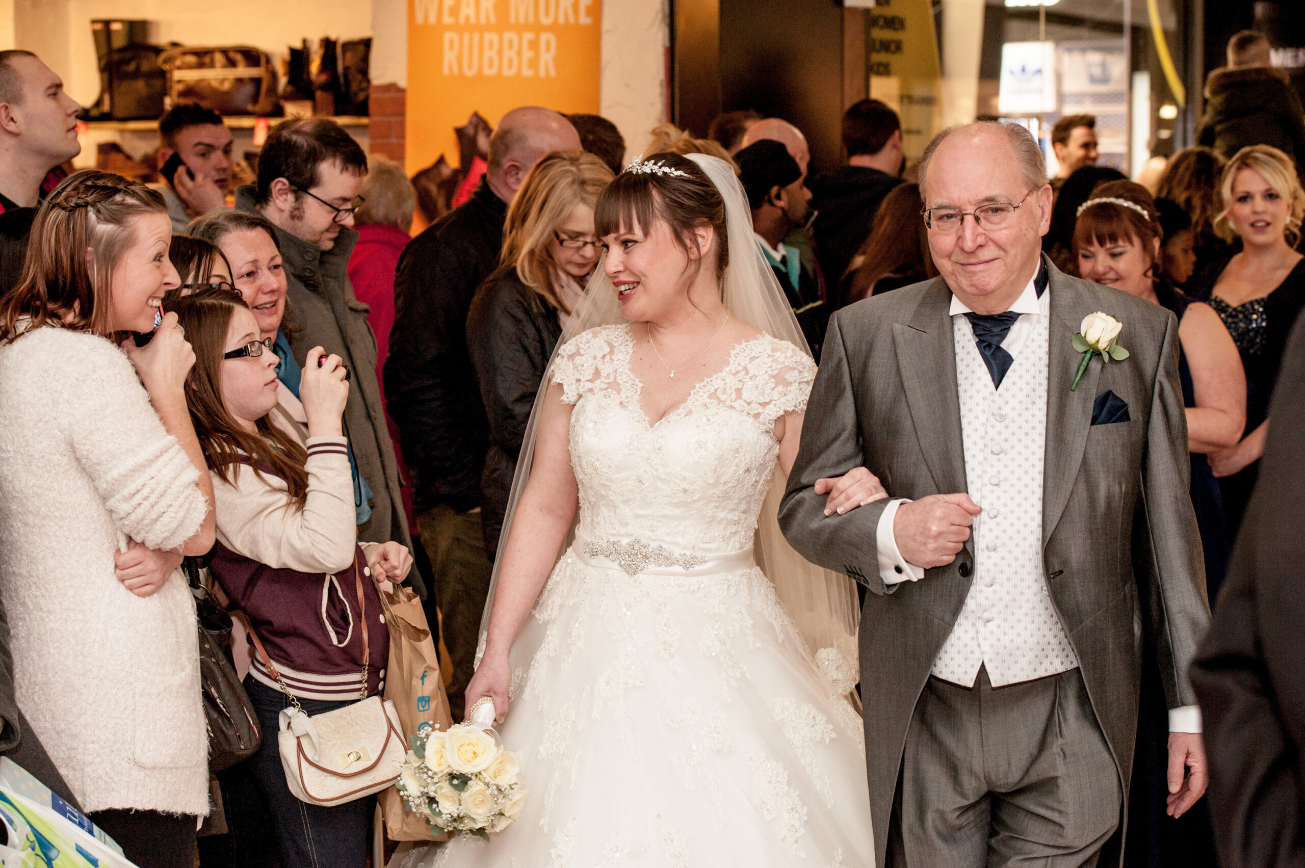 Shropshire Couple Tie The Knot At Telford Shopping Centre