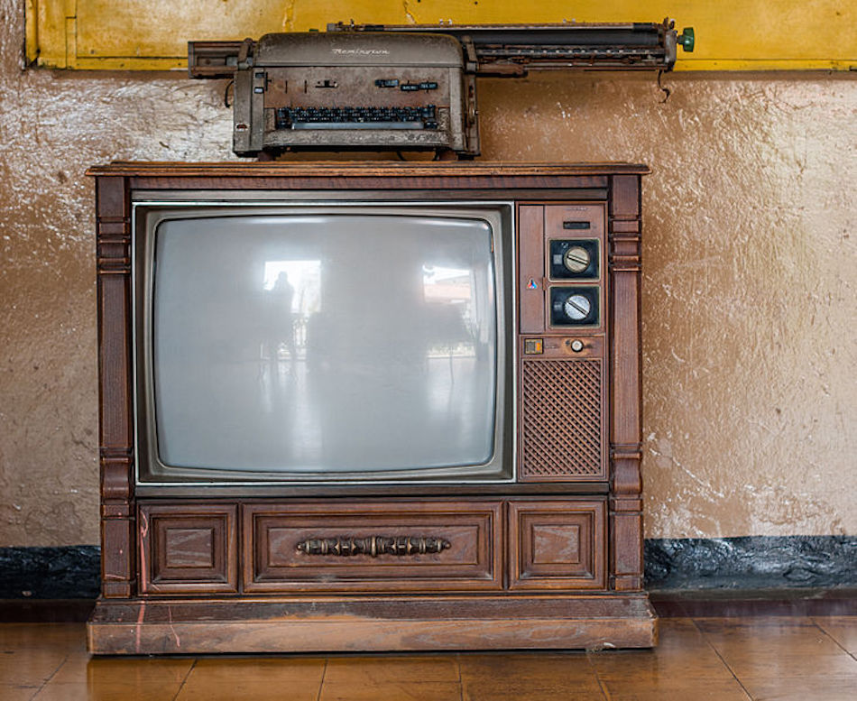 732px-Old_TV.jpg