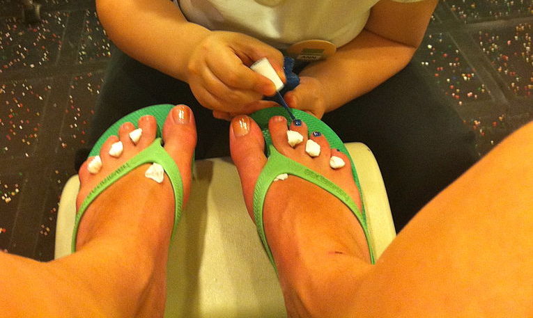 765px-Pedicure_NYC.jpg