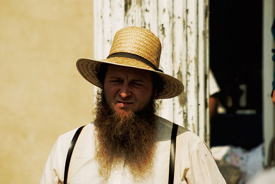 800px-Amish_Man_5019141655.jpg