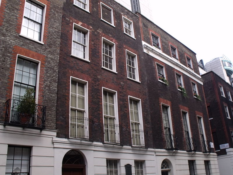 800px-Benjamin_Franklin_House_-_36_Craven_Street_London_4026638247.jpg