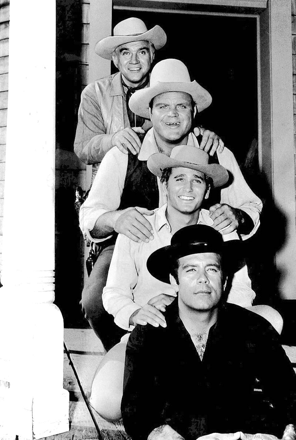 800px-Bonanza_full_cast_1962.jpg