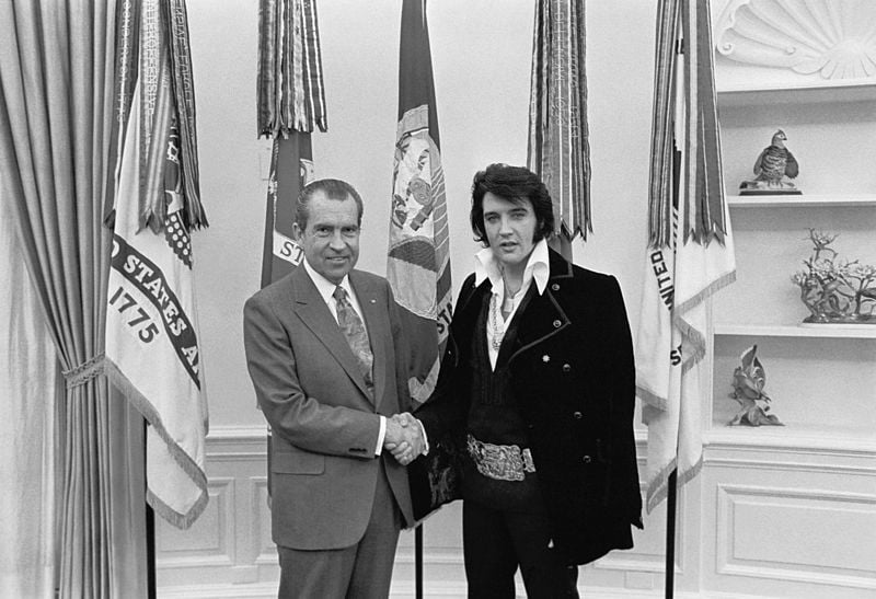 800px-Elvis-nixon.jpg