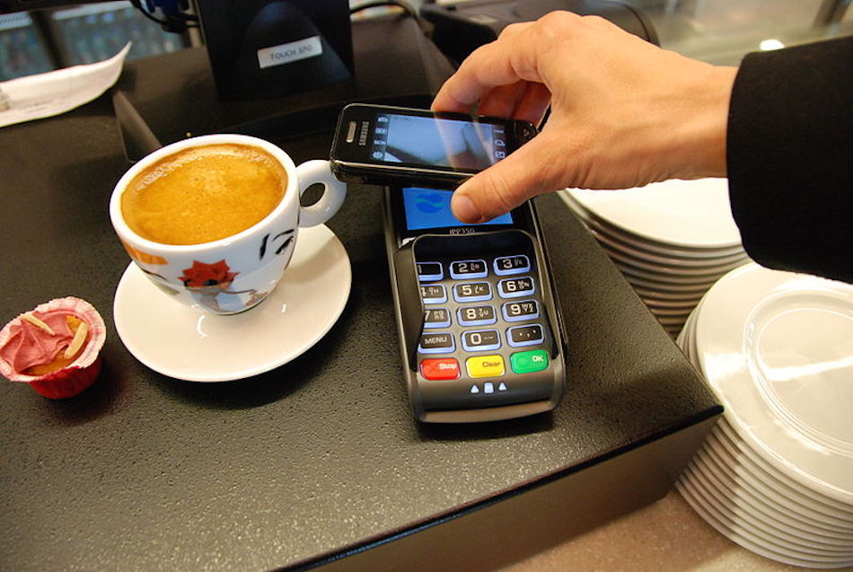 800px-Mobile_payment_03.jpg