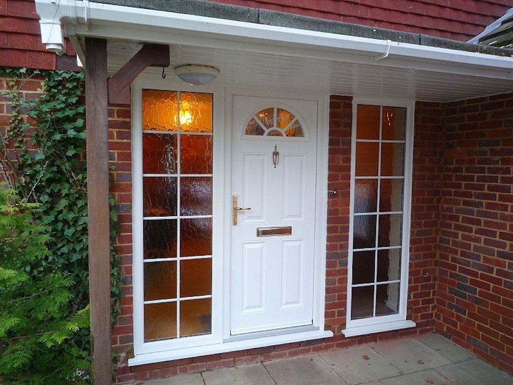800px-New_front_door_5220796607.jpg