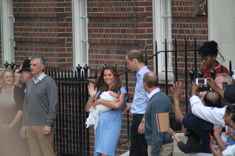 800px-The_Duke_and_Duchess_of_Cambridge_with_Prince_George.jpg