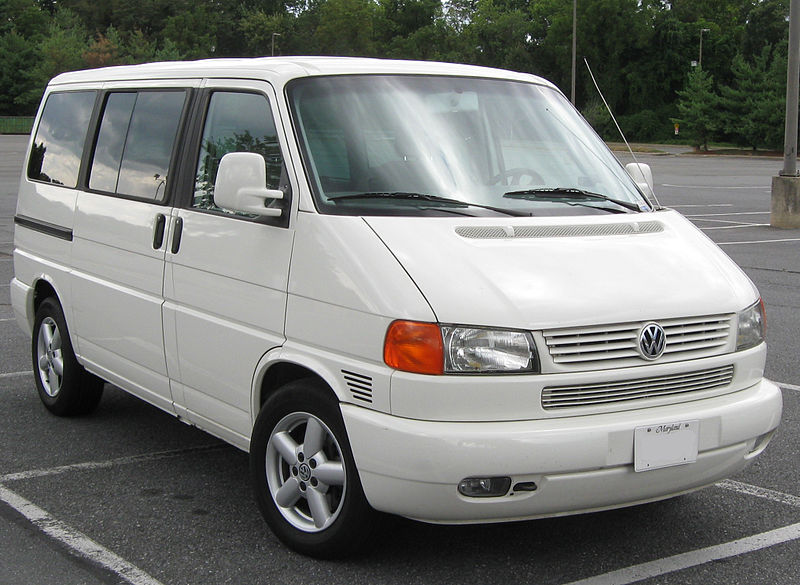 800px-Volkswagen_Eurovan_-_08-21-2009.jpg