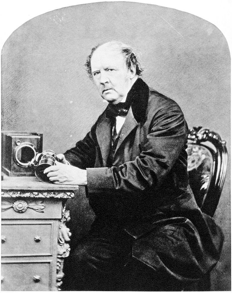 800px-William_Henry_Fox_Talbot_by_John_Moffat_1864.jpg