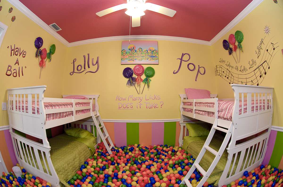 9.-lollypop_room01_web_large.jpg