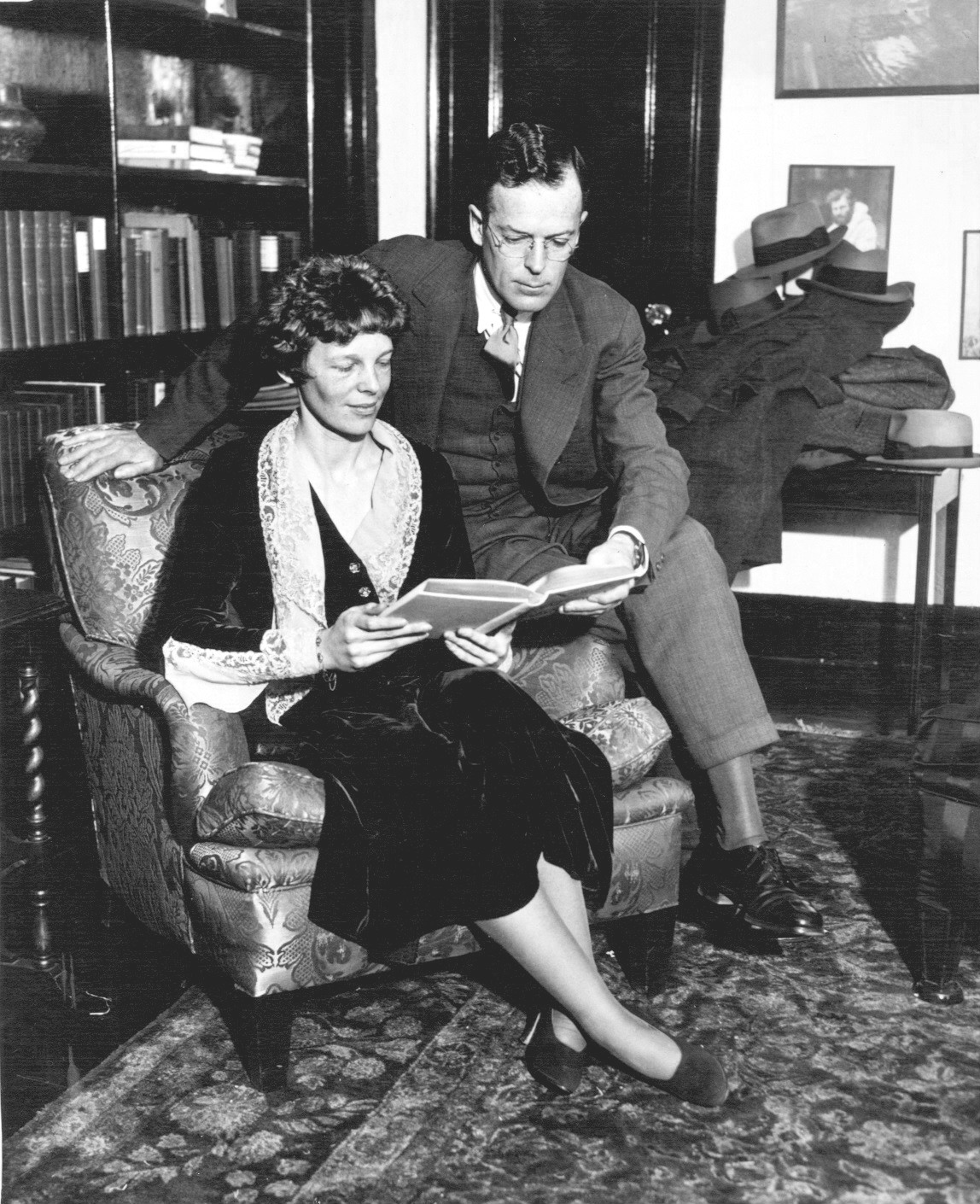 Amelia_Earhart_and_husband_George_Putnam_1931.jpg