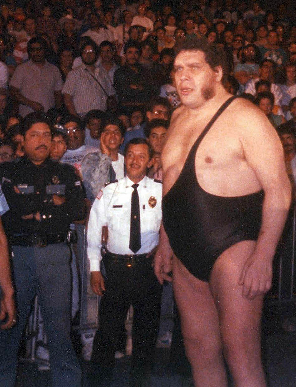 Andre__the_Giant_in_the_late_80s.jpg