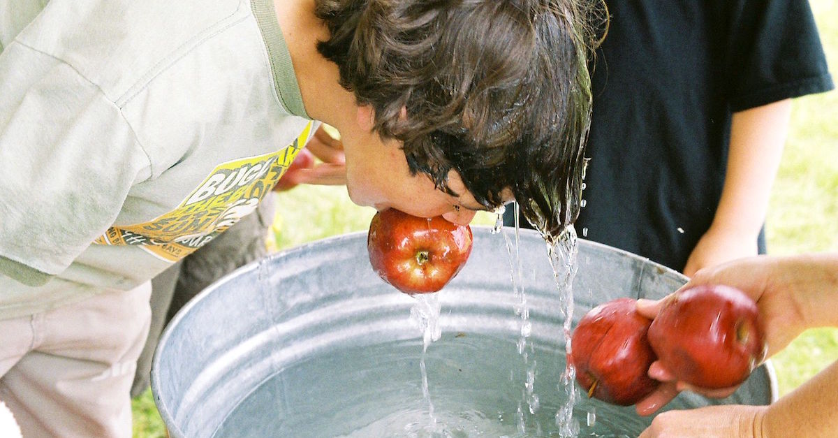 bobbing-for-apples-health