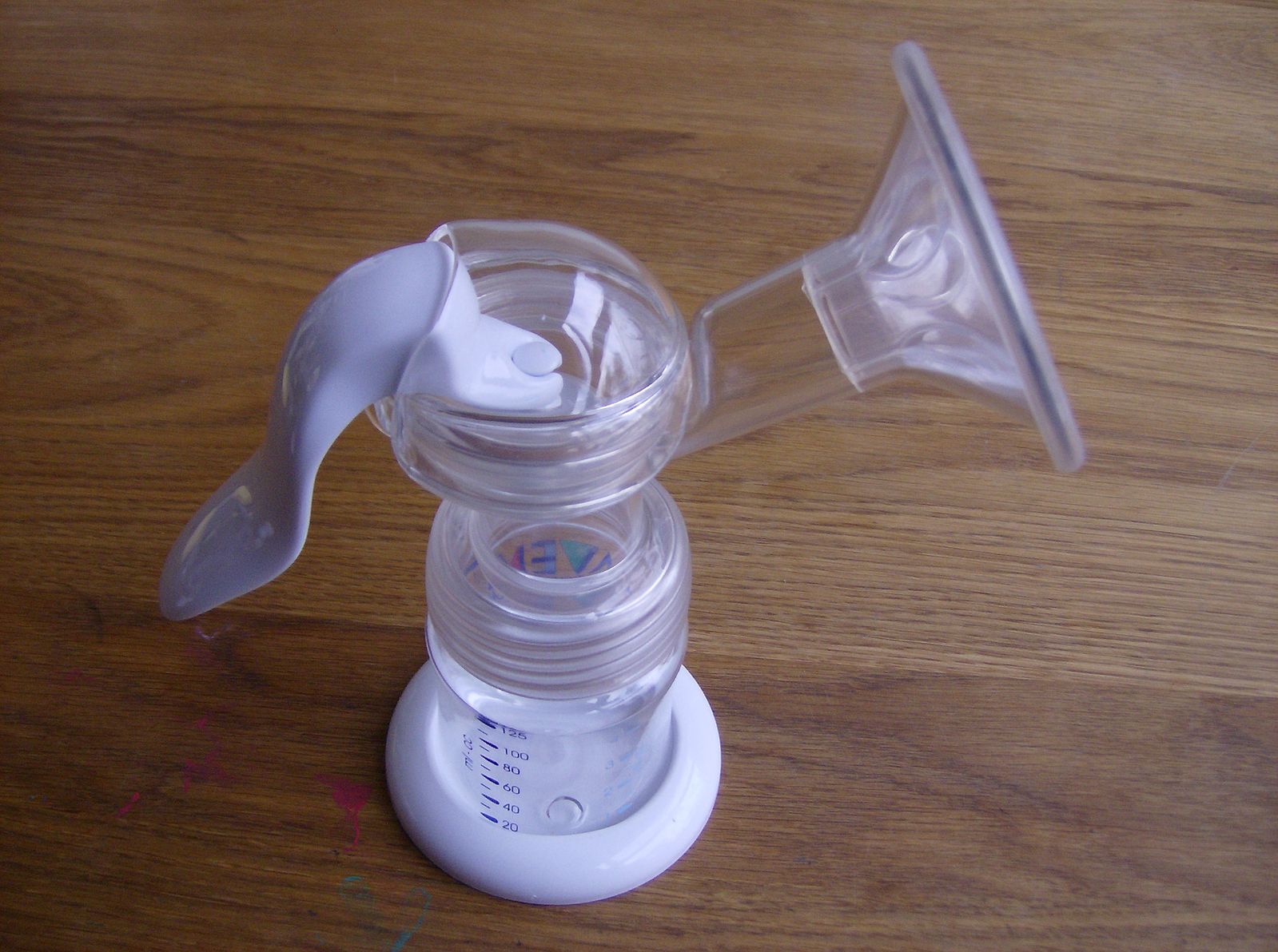 Avent_isis_breast_pump.jpg
