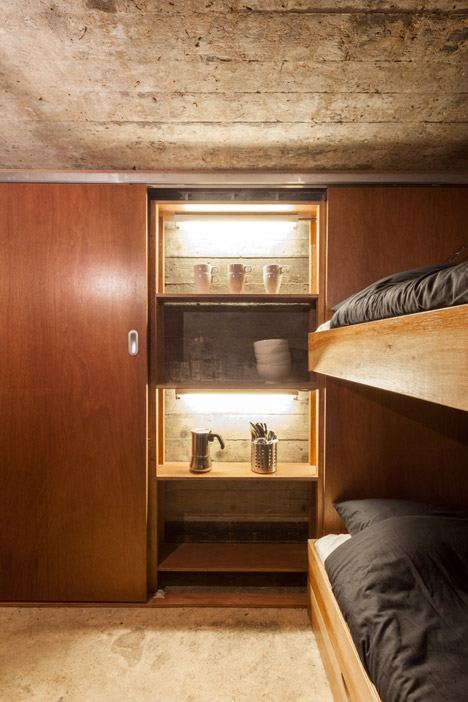B-ILD-Nieuwe-Hollandes-Waterlinie-bunker-Tim-van-der-Velde_dezeen_468_14.jpg