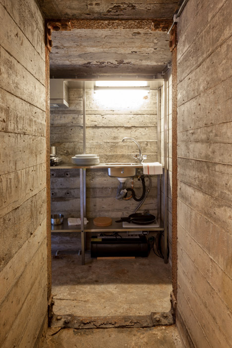 B-ILD-Nieuwe-Hollandes-Waterlinie-bunker-Tim-van-der-Velde_dezeen_468_3.jpg