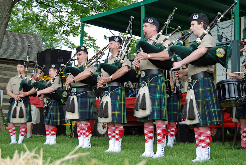 Bagpipes_at_the_Strawberry_Festival_5798097073_2.jpg