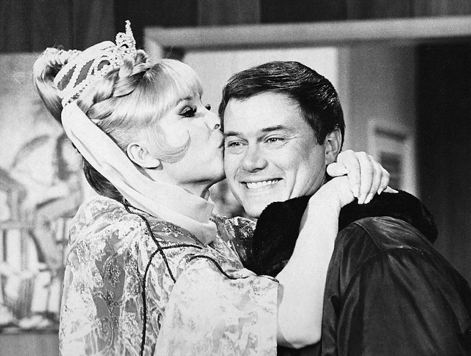 Barbara_Eden_Larry_Hagman_I_Dream_of_Jeannie_1969.jpg