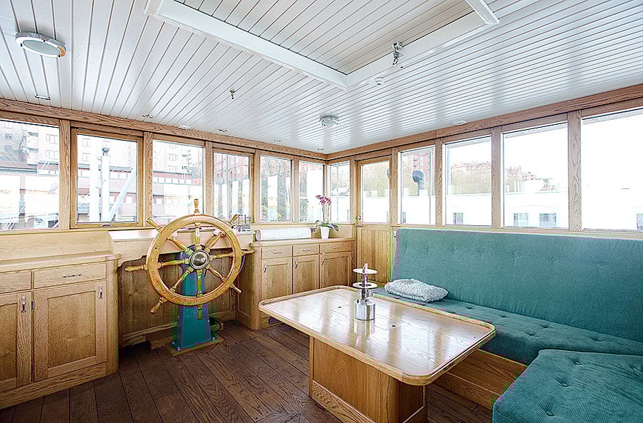 Barge-in-Stockholm-12.jpg