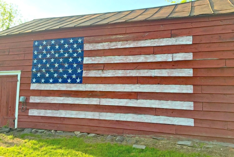 Barn_Flag_Americana.jpg