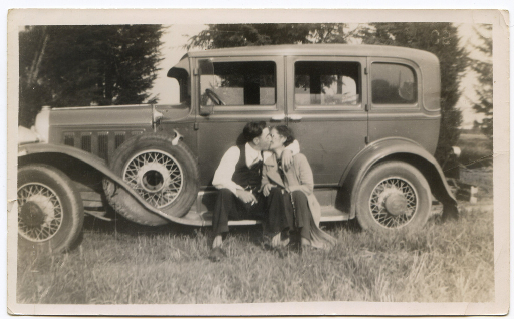 Bonnie-and-Clyde-in-the-1930s-1.jpg