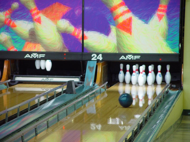 Bowling_ball_looking_good_for_a_strike.jpg