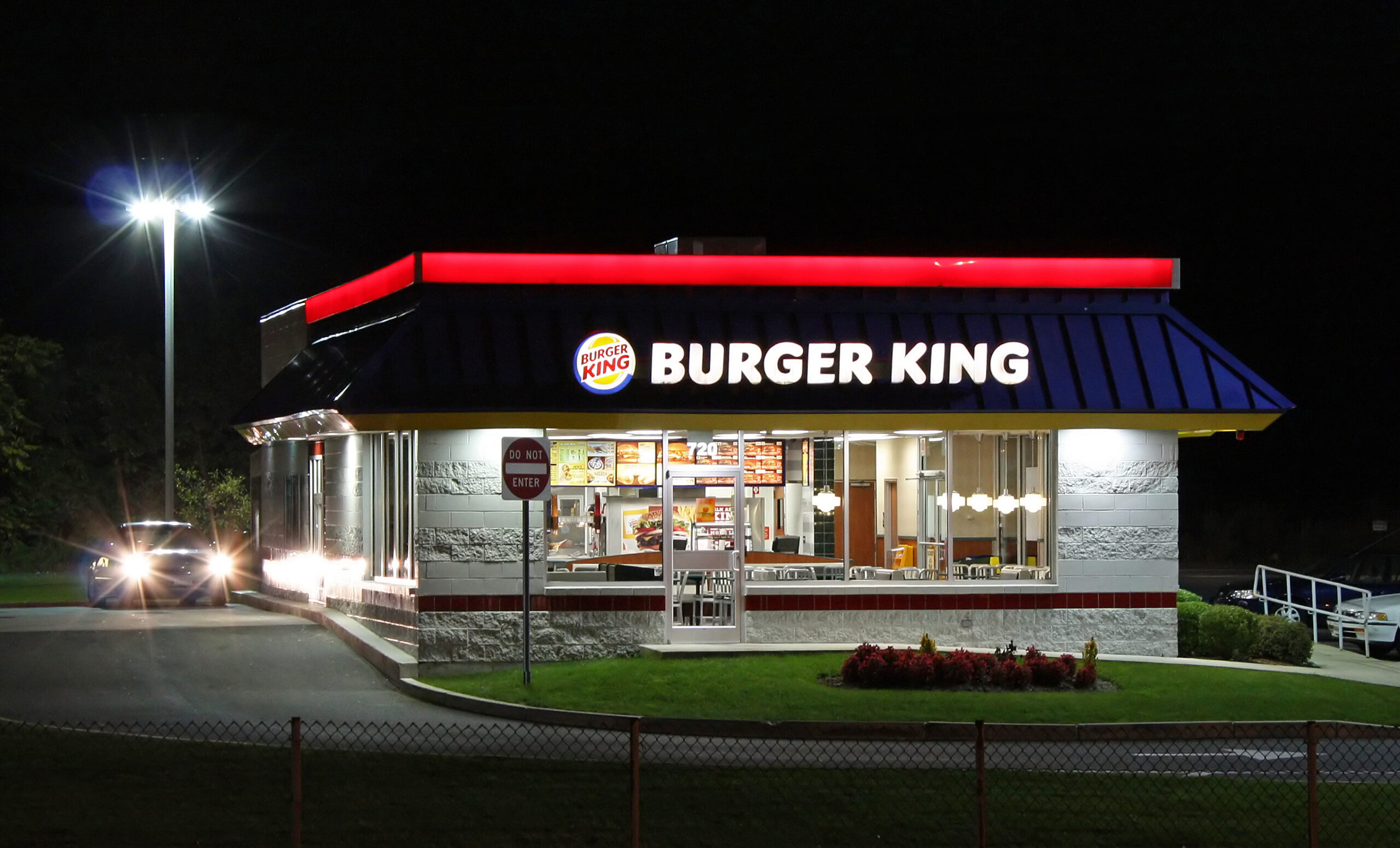 Burger_King_Saugus-1.jpg