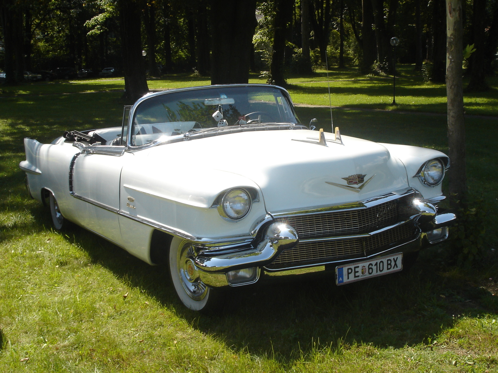 Cadillac_Eldorado_1953-crop.jpg