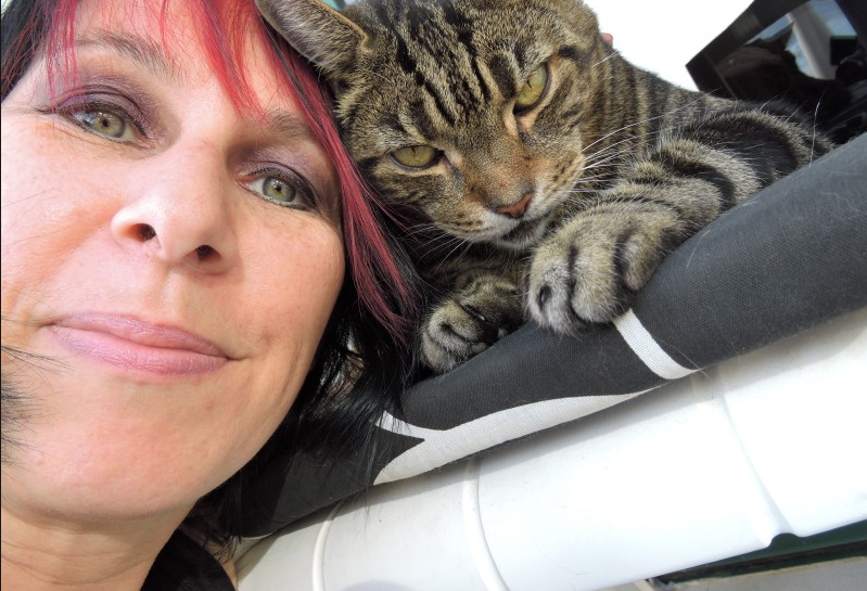 Cat-Lady-3.jpg