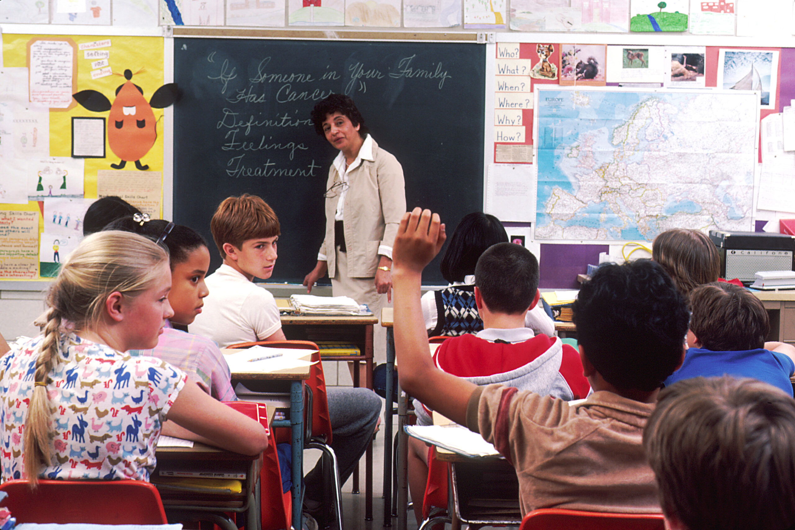 Children_in_a_classroom.jpg