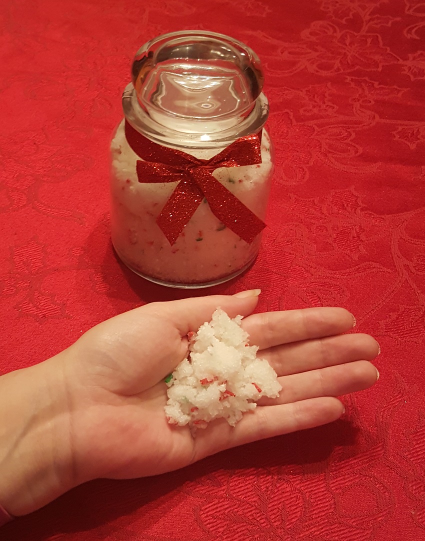 Christmas-Cookie-Sugar-Scrub-_-Desiree-O-_-LittleThings-_-11.jpg