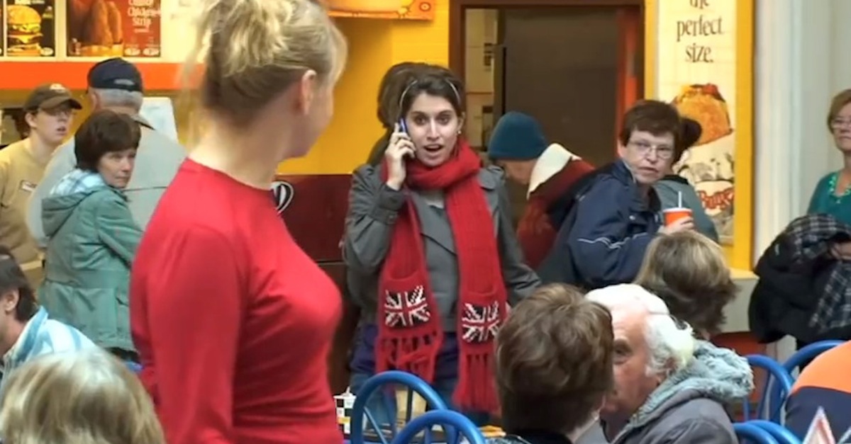 Christmas Food Court Flash Mob Hallelujah Chorus