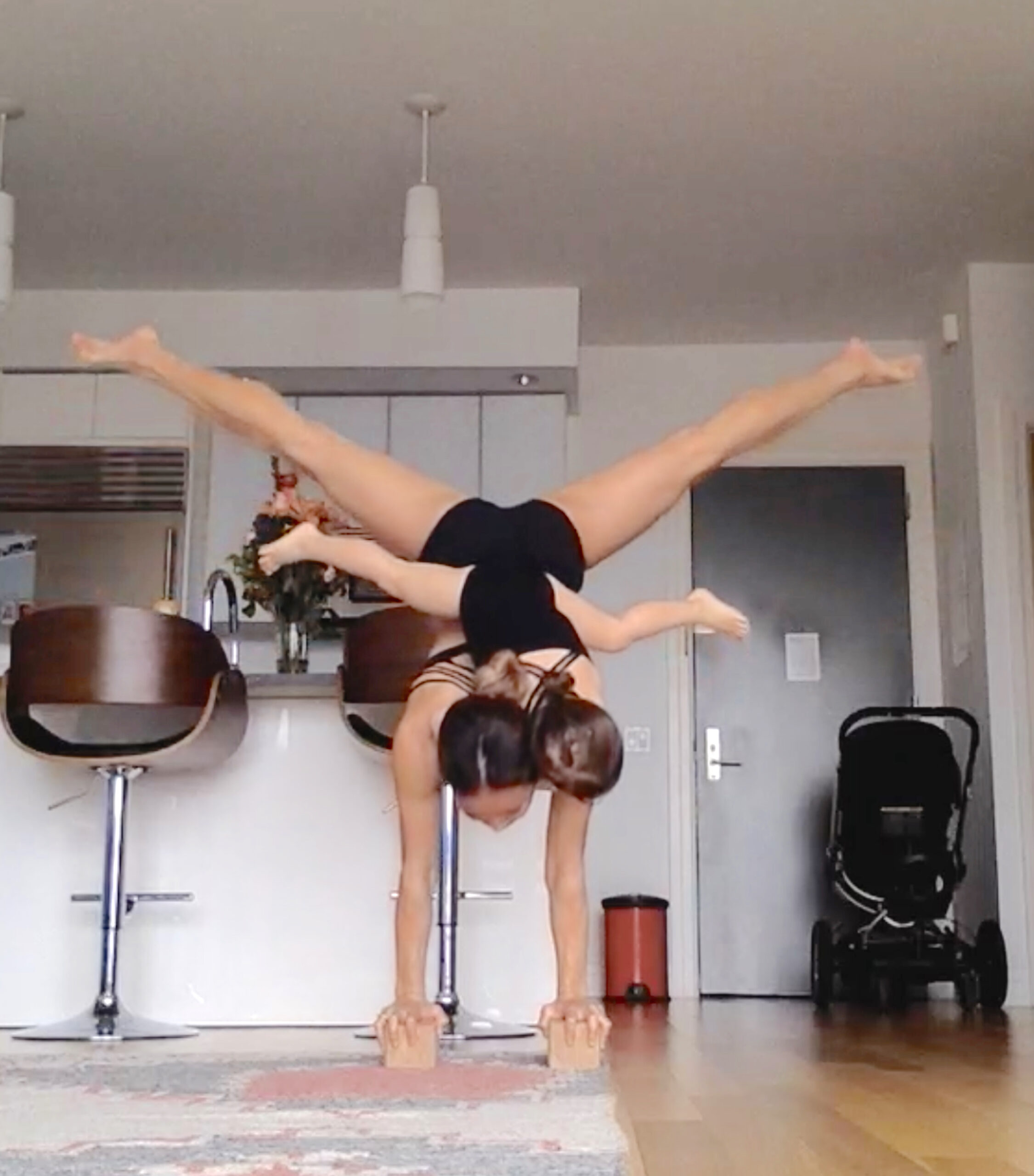 CIRCUS MUM AND CHILD